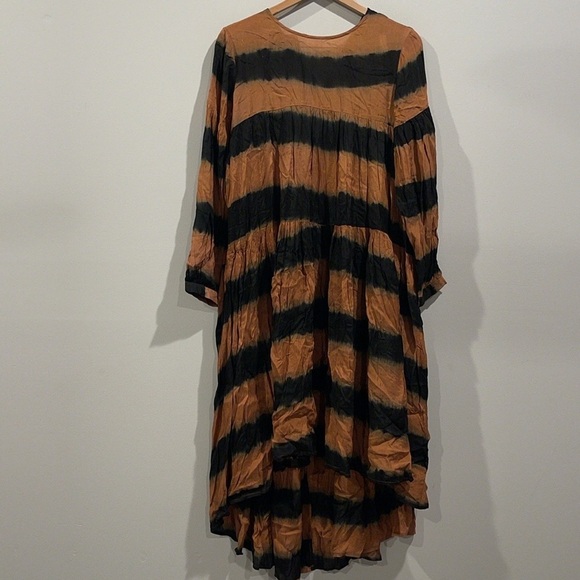 norblack norwhite Dresses & Skirts - Norblack Norwhite tie dye midi laghonlook oversized boho dress small
